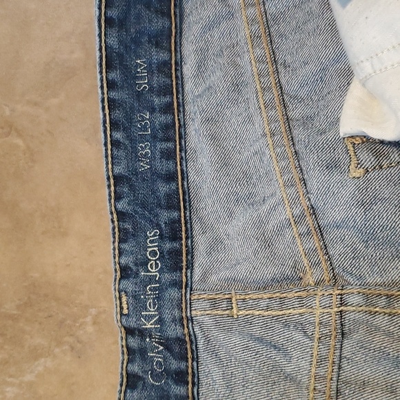 Calvin Klein Jeans - Picture 3 of 5